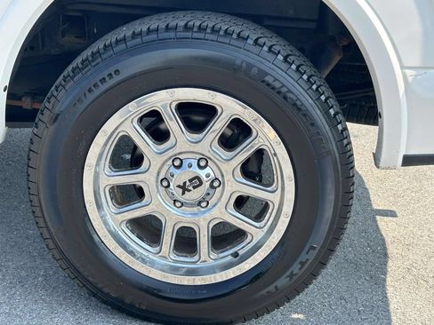 Used 2018 Ford F150 King Ranch w/ Equipment Group 601A Luxury AWD/4WD image 9