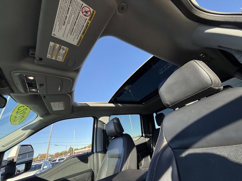 Used 2023 Ford F250 Lariat w/ Lariat Ultimate Package image 5