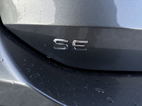 New 2026 Volkswagen Tiguan SE image 32