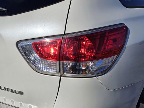 Used 2015 Nissan Pathfinder Platinum image 9