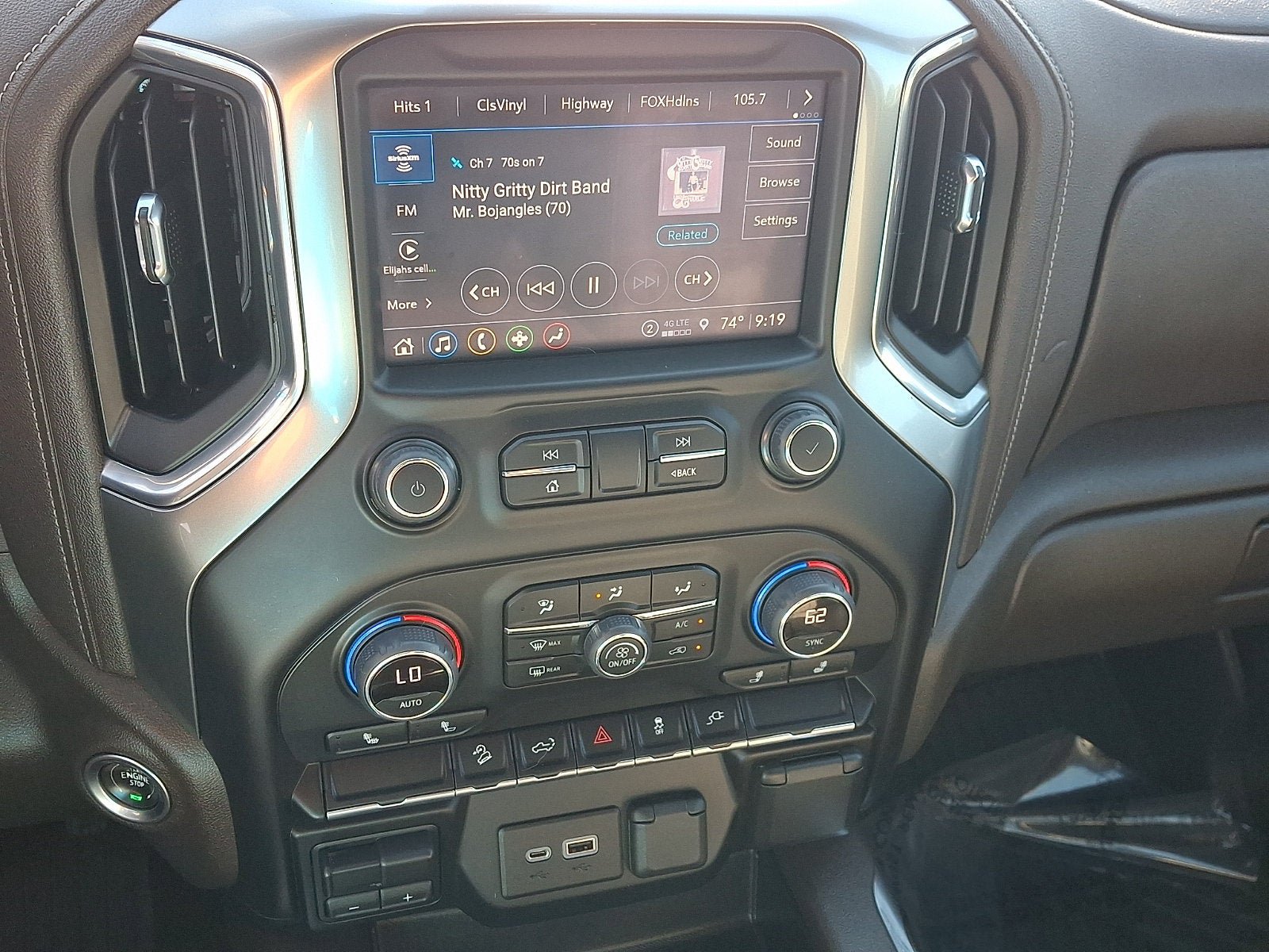 Used 2022 Chevrolet Silverado 1500 LT Trail Boss w/ Convenience Package II AWD/4WD image 16