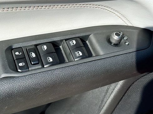 Used 2023 Jeep Compass Limited AWD/4WD image 19