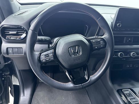 Certified 2025 Honda Pilot Sport image 22