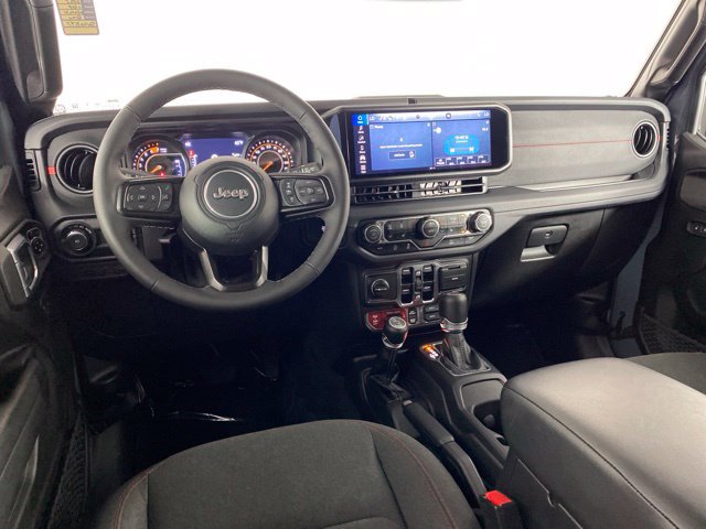 Used 2025 Jeep Wrangler Unlimited Rubicon w/ Convenience Group AWD/4WD image 19