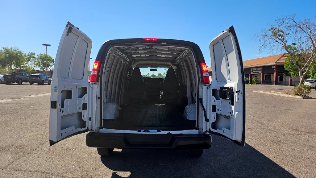 Used 2025 Chevrolet Express 2500 Extended w/ Driver Convenience Package RWD image 10
