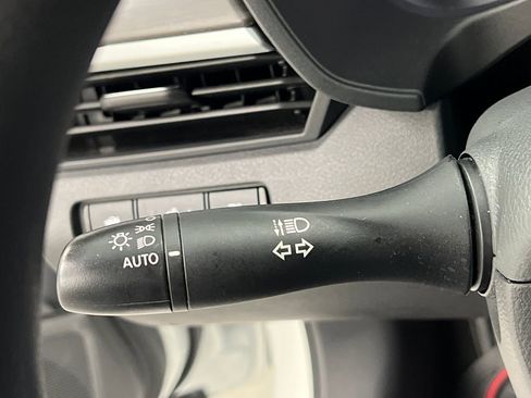 Used 2025 Nissan Altima 2.5 SV image 40