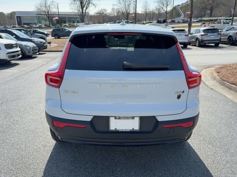 Certified 2024 Volvo XC40 B5 Core image 10