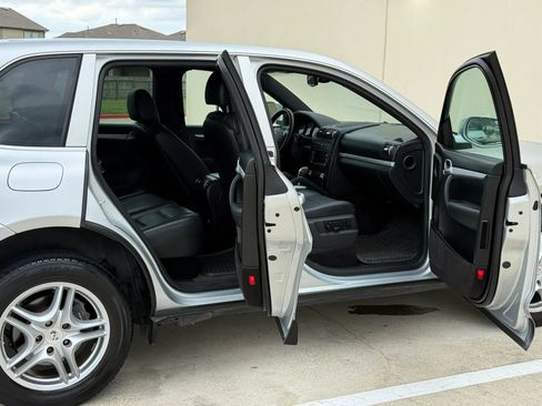 Used 2010 Porsche Cayenne AWD/4WD image 19