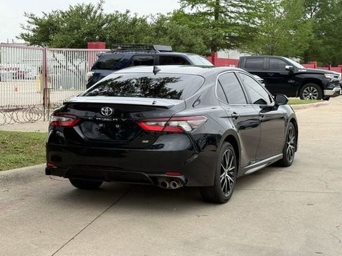 Used 2024 Toyota Camry SE FWD image 4