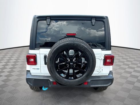 Used 2023 Jeep Wrangler Unlimited Sahara w/ Cold Weather Group AWD/4WD image 7