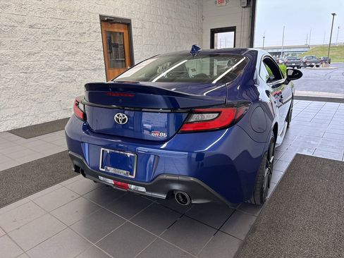 Used 2023 Toyota GR86 Premium RWD image 7