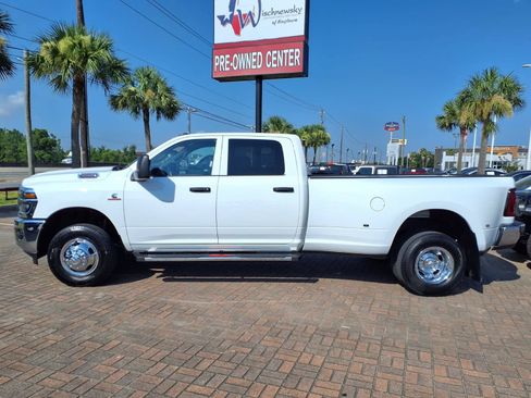 Used 2026 RAM 3500 Tradesman w/ Chrome Appearance Group A AWD/4WD image 9