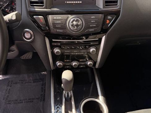 Used 2020 Nissan Pathfinder S AWD/4WD image 13