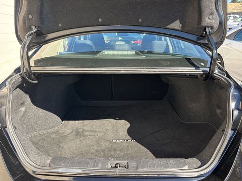 Used 2025 Nissan Sentra SV image 31