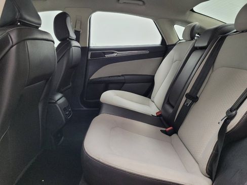 Used 2020 Ford Fusion SE w/ Equipment Group 151A FWD image 18