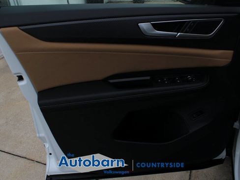Used 2026 Volkswagen Atlas Cross Sport SEL R-Line AWD/4WD image 9