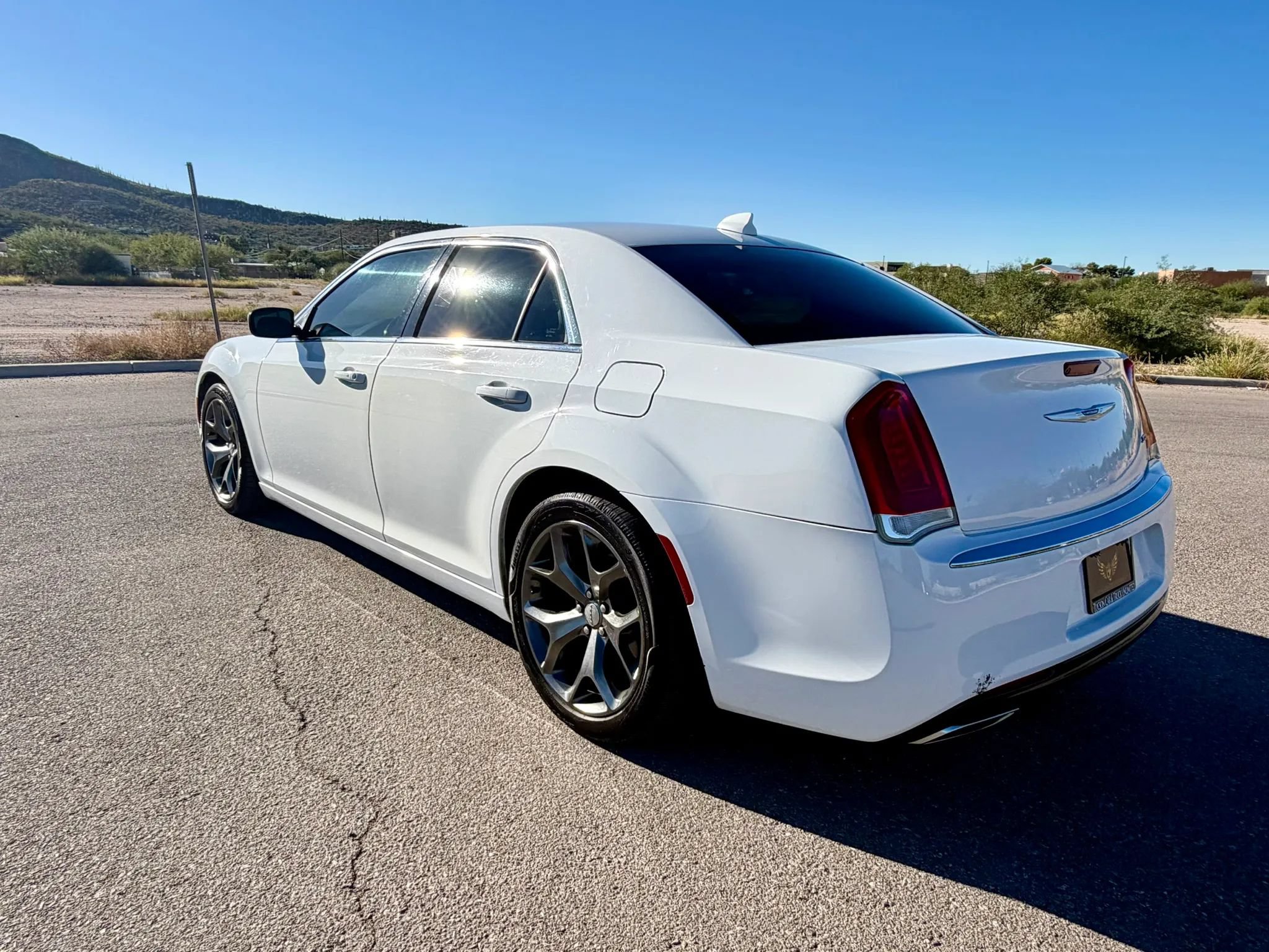 Used 2018 Chrysler 300 Touring L RWD image 7