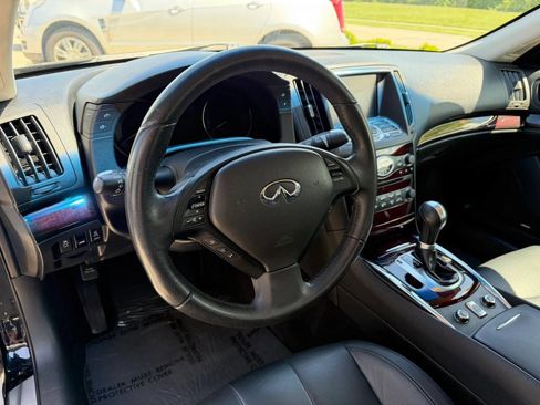 Used 2013 INFINITI G37 Convertible w/ Premium Pkg RWD image 17
