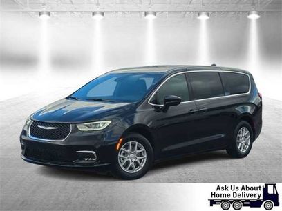 New 2026 Chrysler Pacifica Select