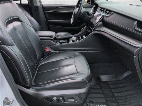 Used 2022 Jeep Grand Cherokee L Limited AWD/4WD image 30