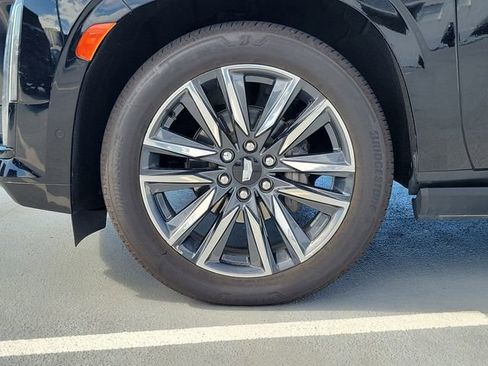 Used 2023 Cadillac Escalade ESV Sport Platinum AWD/4WD image 9