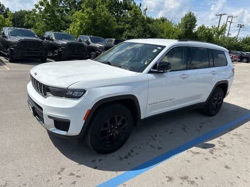 Used 2021 Jeep Grand Cherokee L Limited w/ Trailer Tow Group (B) AWD/4WD image 16