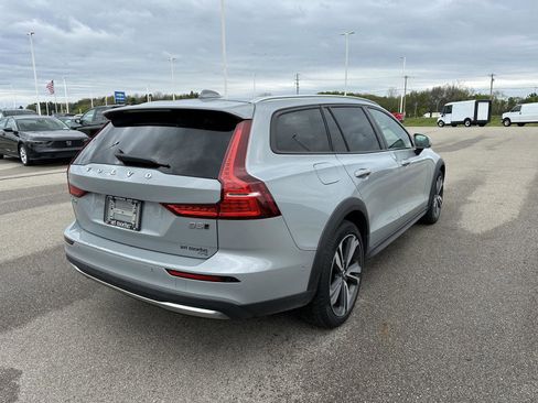 Used 2025 Volvo V60 B5 Cross Country Plus AWD/4WD image 8