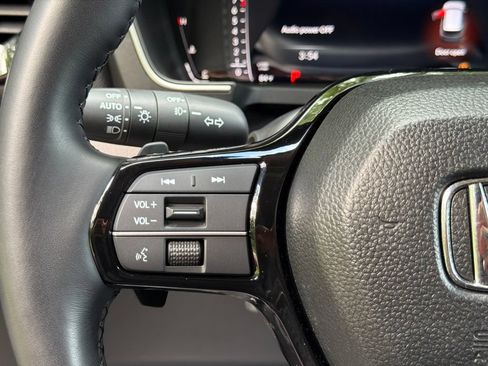 Used 2025 Honda Pilot Elite image 21