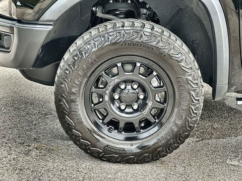 Certified 2024 GMC Sierra 1500 AT4X w/ AT4X AEV Edition AWD/4WD image 33