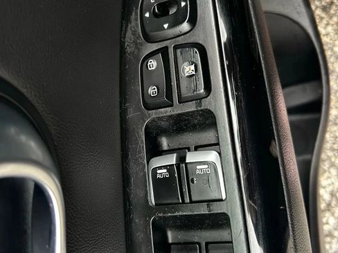 Used 2018 Kia Soul ! image 23