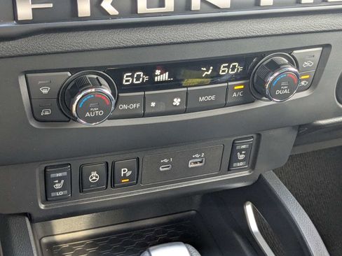 Used 2025 Nissan Frontier SV w/ SV Convenience Package AWD/4WD image 27