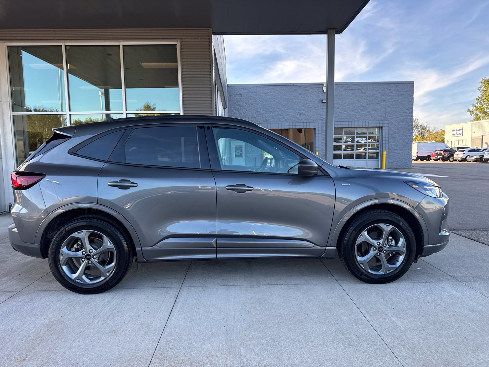 Certified 2024 Ford Escape ST-Line w/ Tech Pack #1 AWD/4WD image 9