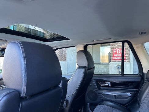 Used 2013 Land Rover Range Rover Sport HSE image 19