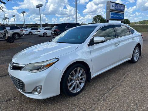 Used 2013 Toyota Avalon XLE Touring FWD image 1