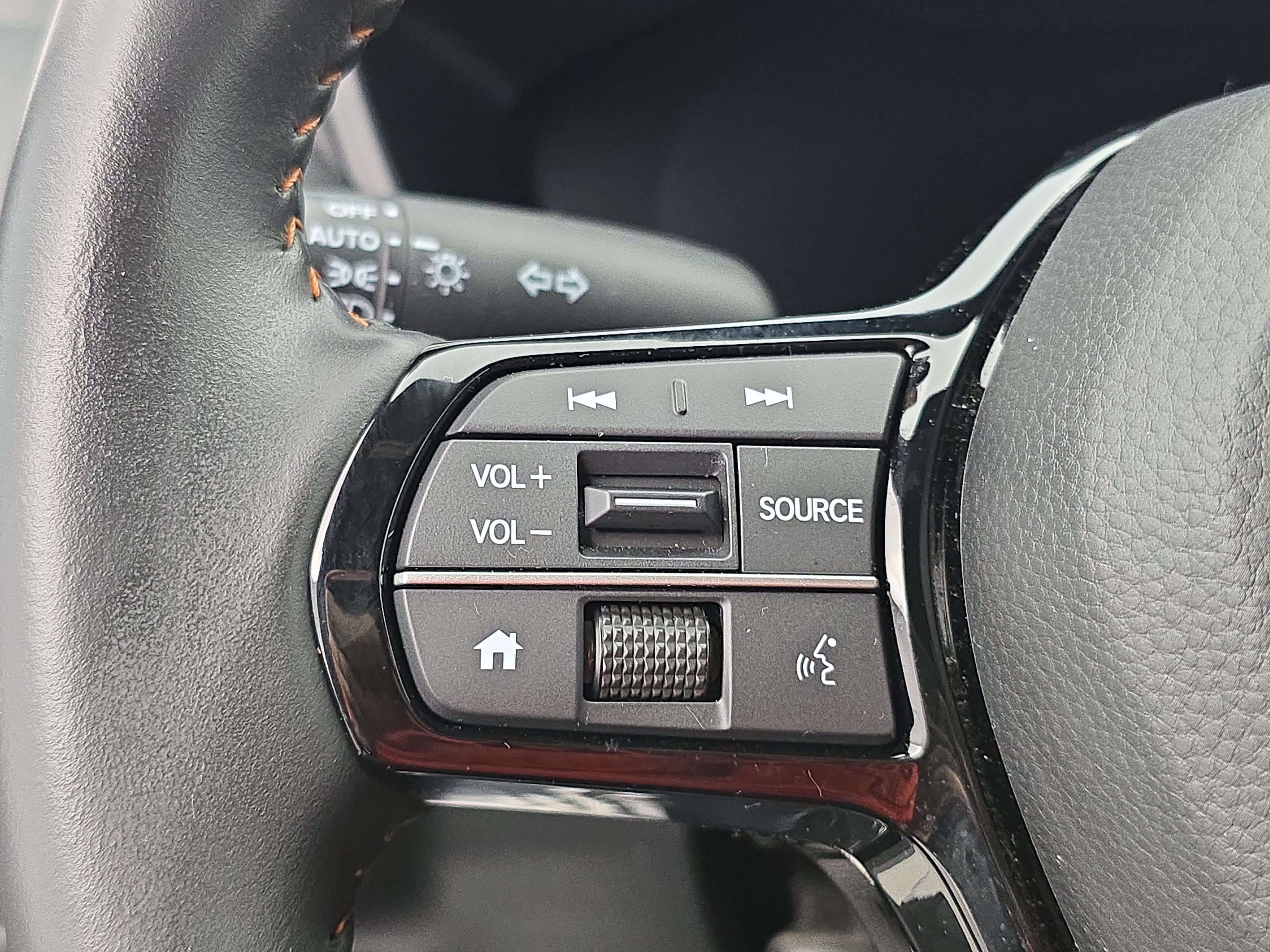 Used 2025 Honda HR-V Sport image 16