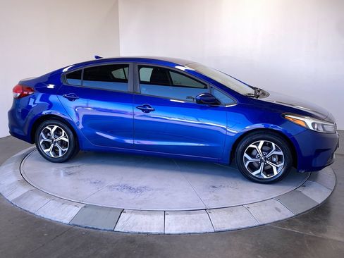 Used 2017 Kia Forte LX FWD image 6