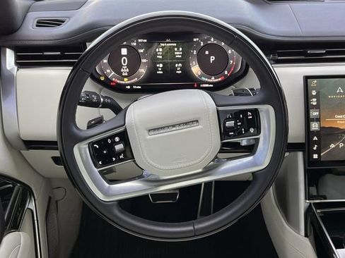 Used 2025 Land Rover Range Rover Long Wheelbase Autobiography image 11
