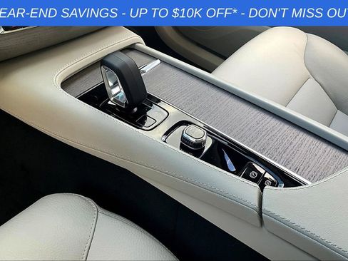 Used 2025 Volvo XC90 B6 Plus w/ Protection Package Premier image 32