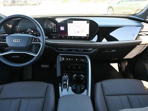 Certified 2025 Audi Q5 Premium w/ Convenience Package AWD/4WD image 5