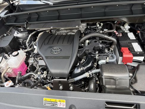 Certified 2025 Toyota Highlander LE FWD image 21