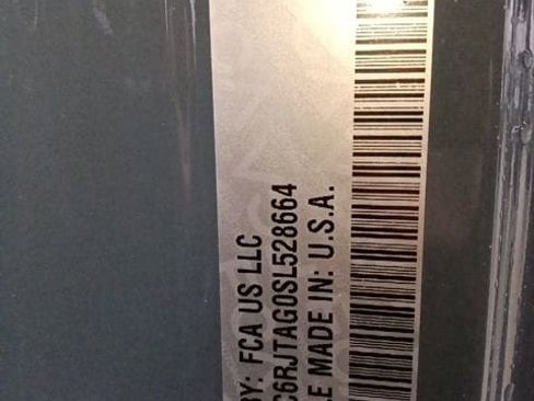 Used 2025 Jeep Gladiator Sport w/ Premium Package image 9