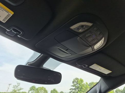 Used 2025 Chrysler Pacifica Select FWD image 28