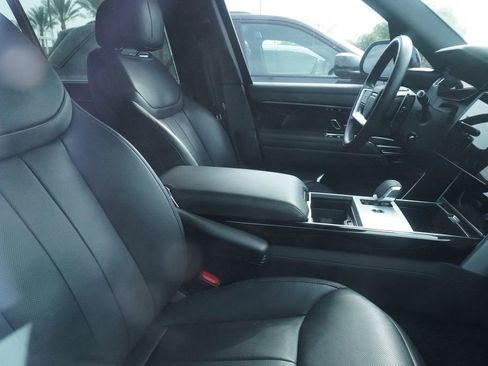 Used 2025 Land Rover Range Rover Long Wheelbase SE image 8