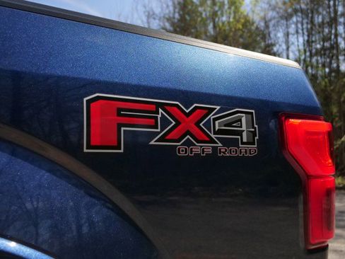 Used 2020 Ford F150 Lariat image 32