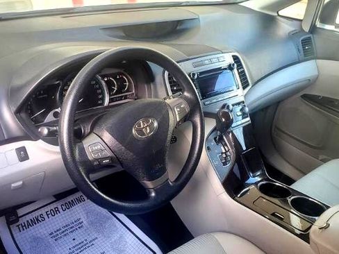 Used 2012 Toyota Venza LE image 19