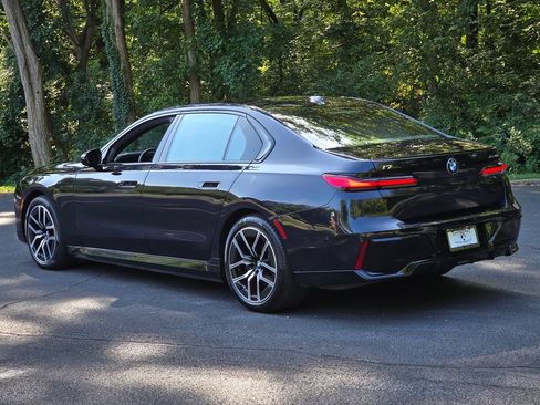 Used 2023 BMW i7 xDrive60 AWD/4WD image 4