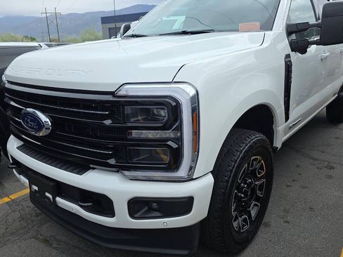 Used 2026 Ford F350 Platinum AWD/4WD image 5