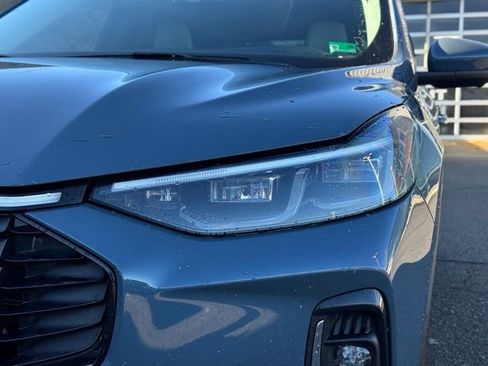 Used 2023 Ford Escape Platinum image 10