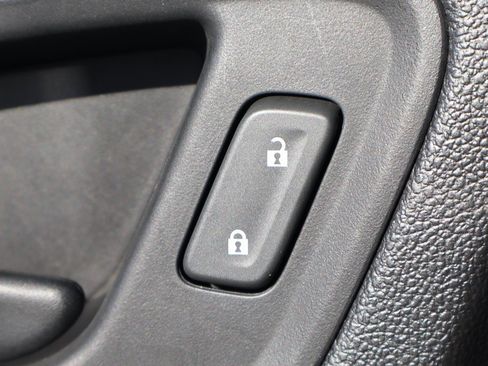 Used 2021 Chevrolet Colorado W/T w/ WT Convenience Package image 18