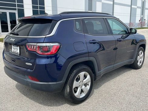 Used 2018 Jeep Compass Latitude FWD image 5